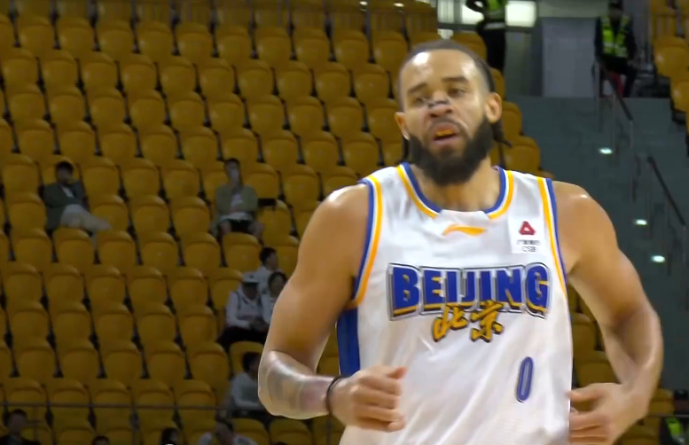 官方网站-北京二老大爆发：38岁麦基高效19+7 方硕18+6三分创赛季新高